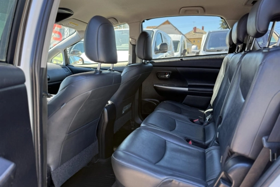 Toyota PRIUS+ (2019)