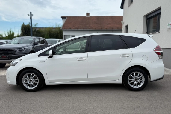 Toyota PRIUS+ (2017)