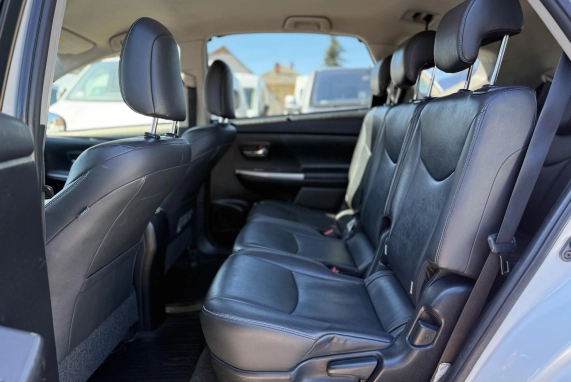 Toyota PRIUS+ (2019)