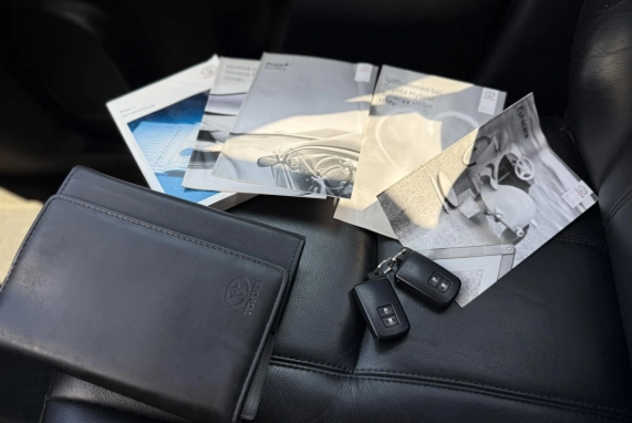 Toyota PRIUS+ (2018)