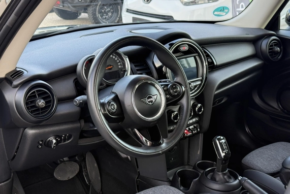 Mini MINI ONE (2019)