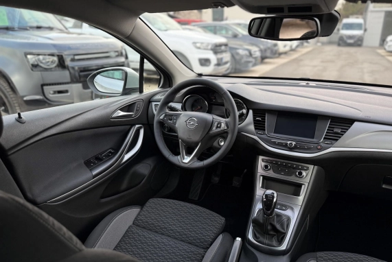 Opel ASTRA (2020)