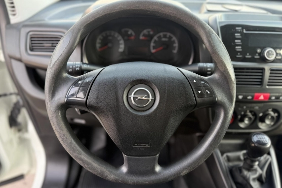 Opel COMBO (2017)