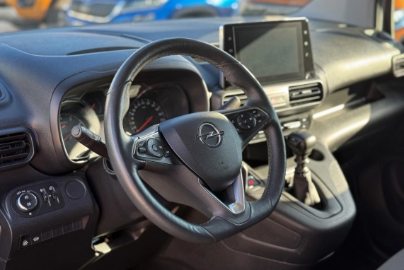 Opel COMBO (2021)