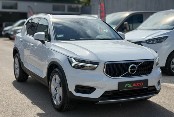 Volvo XC40 (2022)