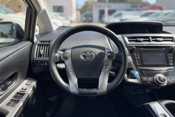 Toyota PRIUS+ (2018)
