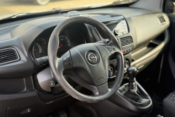Opel COMBO (2017)