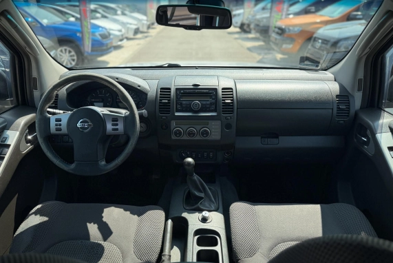 Nissan NAVARA (2006)