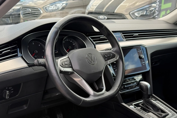 Volkswagen PASSAT (2021)