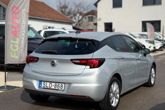 Opel ASTRA (2020)