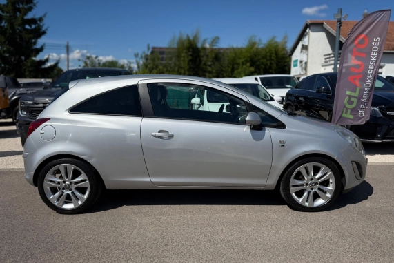 Opel CORSA (2012)