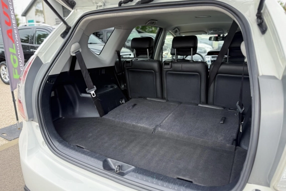 Toyota PRIUS+ (2017)