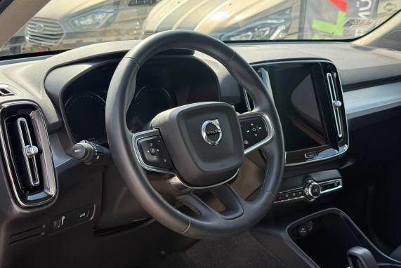 Volvo XC40 (2022)