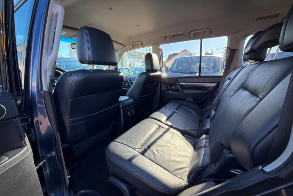 Mitsubishi PAJERO (2008)