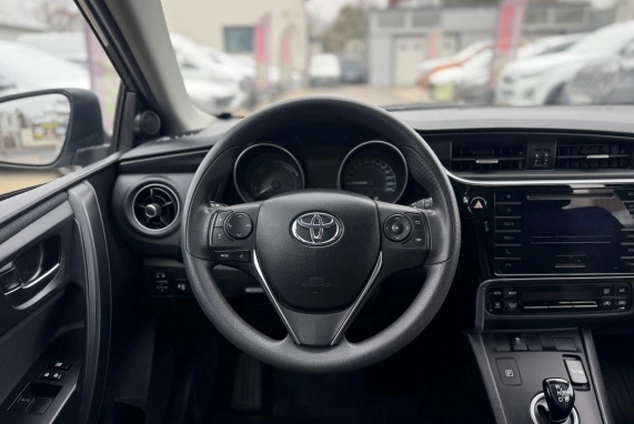 Toyota AURIS (2017)