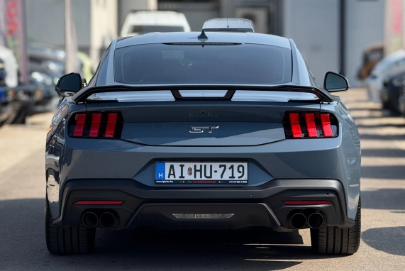 Ford MUSTANG (2024)