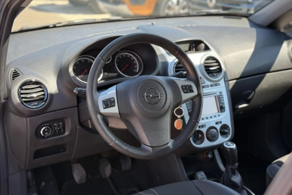 Opel CORSA (2012)