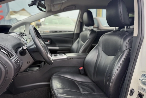 Toyota PRIUS+ (2017)