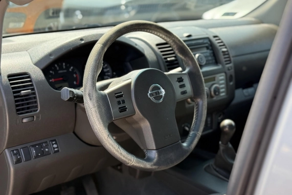 Nissan NAVARA (2006)