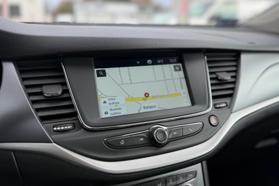 Opel ASTRA (2020)