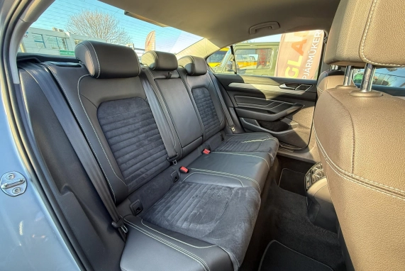 Volkswagen PASSAT (2021)