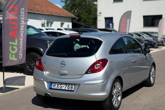 Opel CORSA (2012)