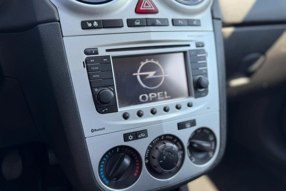 Opel CORSA (2012)