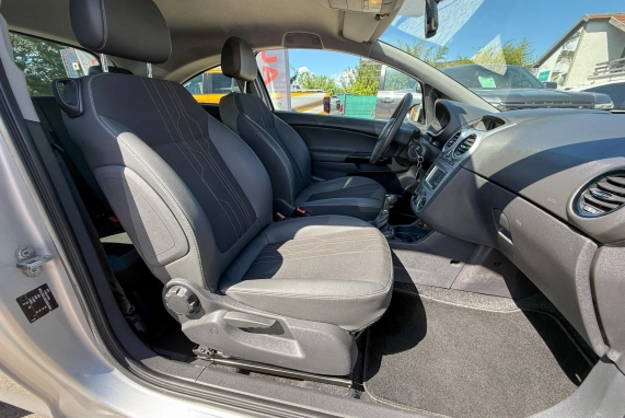 Opel CORSA (2012)