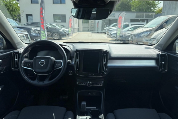 Volvo XC40 (2022)