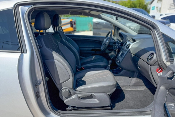 Opel CORSA (2012)