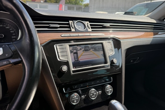 Volkswagen PASSAT VIII (2015)