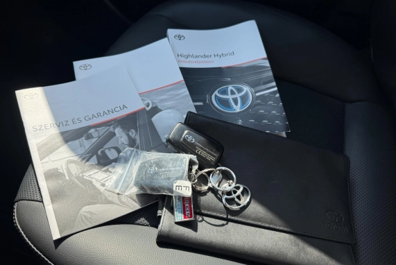Toyota HIGHLANDER (2021)
