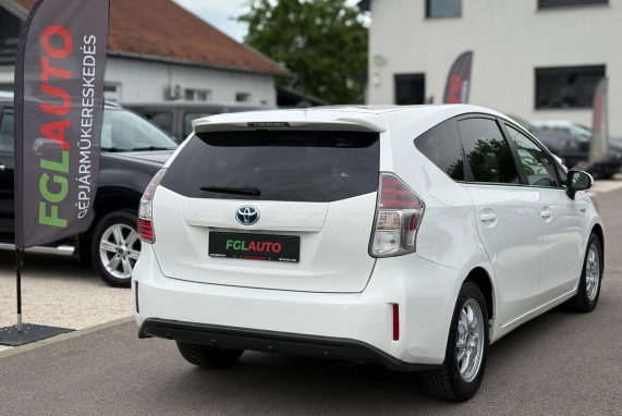 Toyota PRIUS+ (2017)