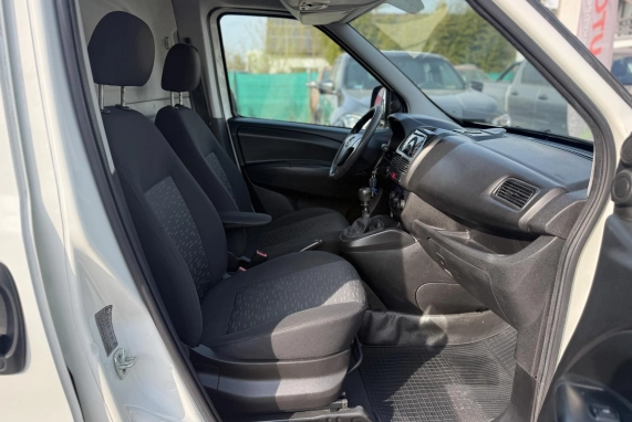 Opel COMBO (2017)