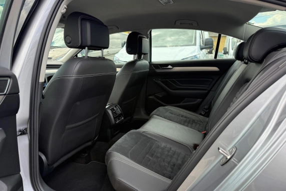 Volkswagen PASSAT (2021)