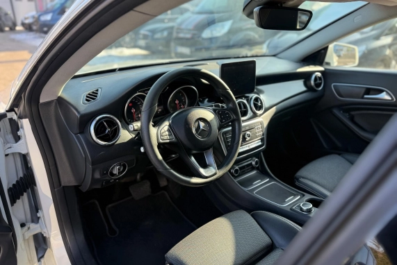 Mercedes-benz CLA-OSZTÁLY (2017)