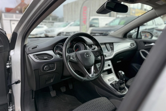 Opel ASTRA (2020)
