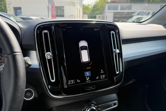 Volvo XC40 (2022)
