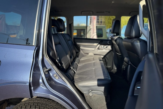 Mitsubishi PAJERO (2008)