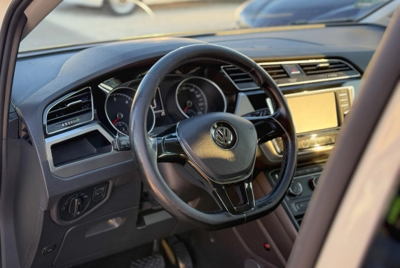Volkswagen TOURAN (2017)