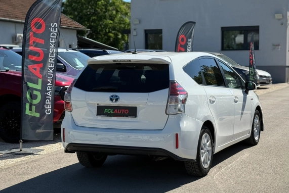 Toyota PRIUS+ (2019)