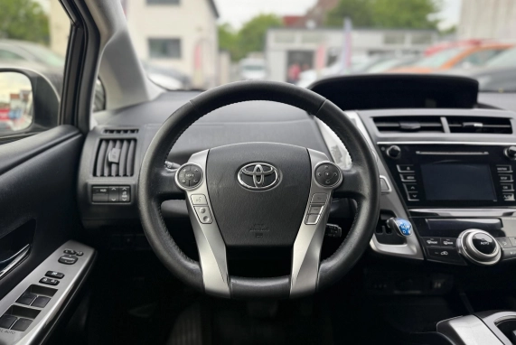 Toyota PRIUS+ (2017)