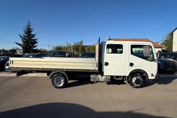 Nissan CABSTAR (2012)