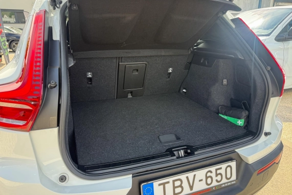 Volvo XC40 (2022)