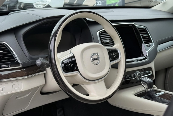 Volvo XC90 (2017)