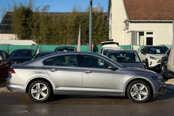 Volkswagen PASSAT (2021)