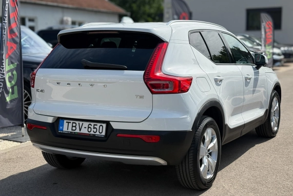 Volvo XC40 (2022)