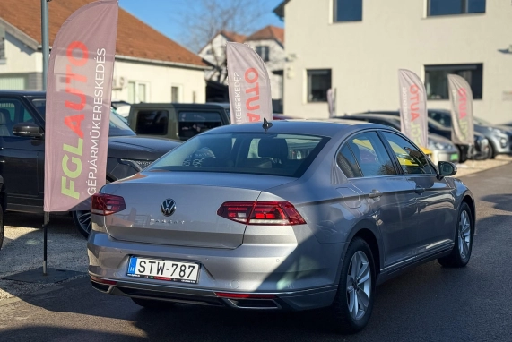 Volkswagen PASSAT (2021)