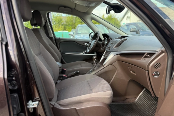 Opel ZAFIRA (2012)