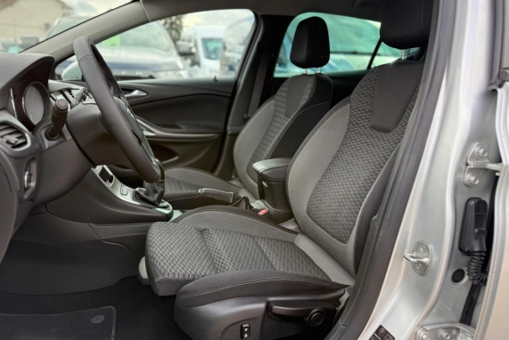 Opel ASTRA (2020)